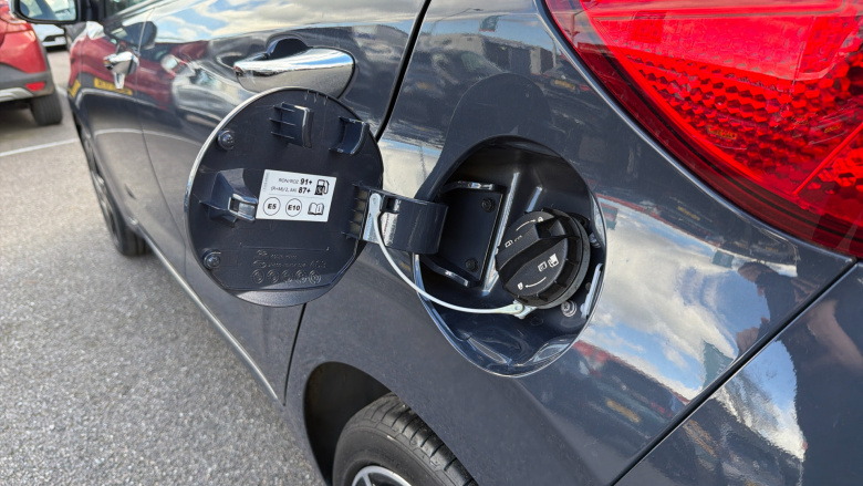 Hyundai i10 1.0 MPi Premium 5dr Petrol Hatchback